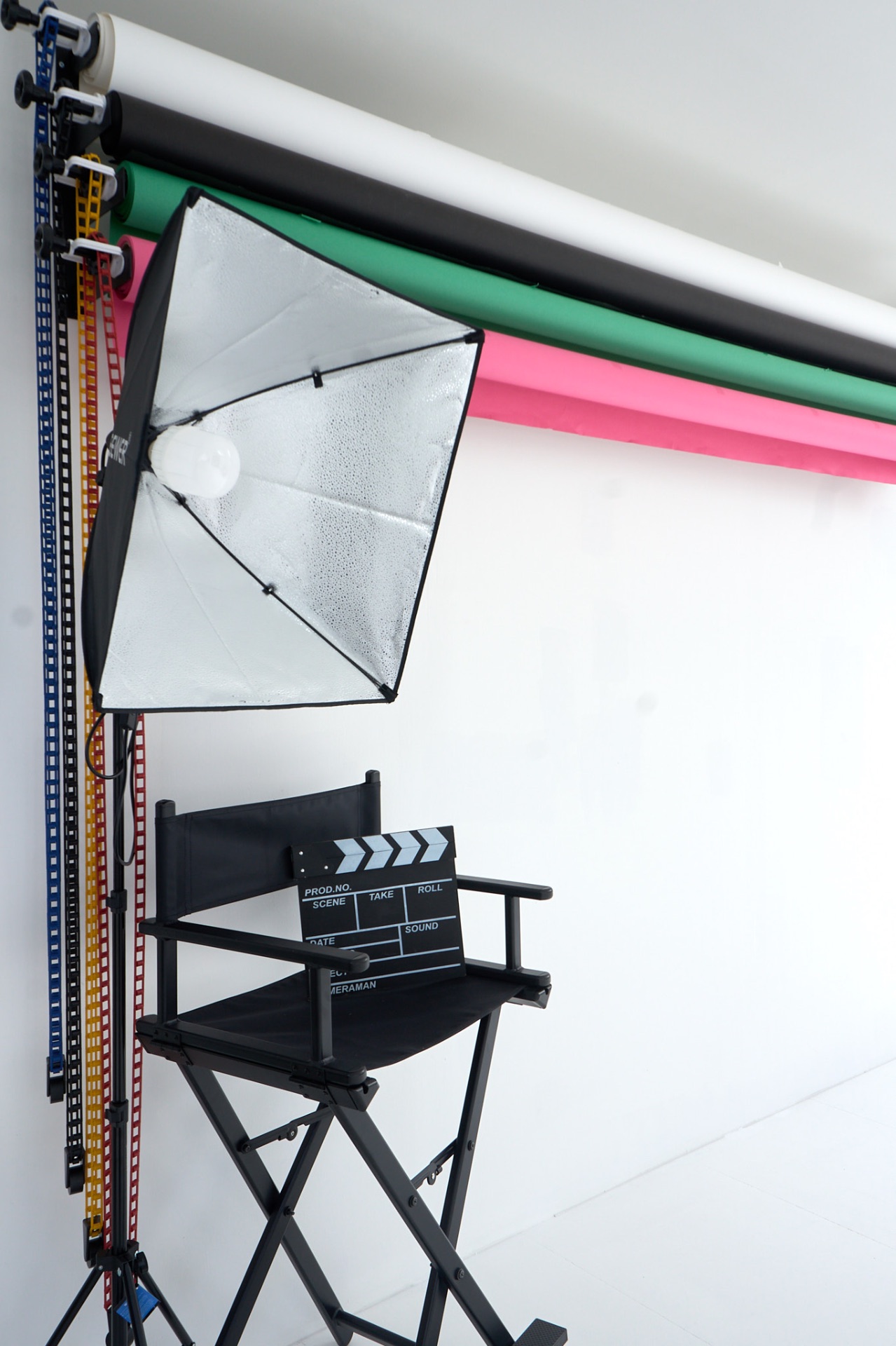 Coloured paper backdrops and softbox lighting for photo shoots in Glasgow